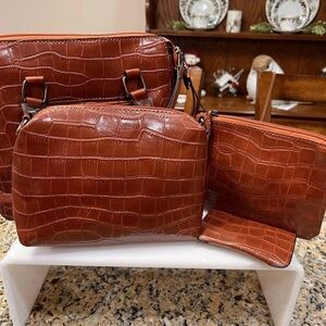 Elegant Brown Crocodile Pattern Women's Bag Set